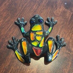 Beautiful glass frog.   Bundle and save!  Only pay one shipping price